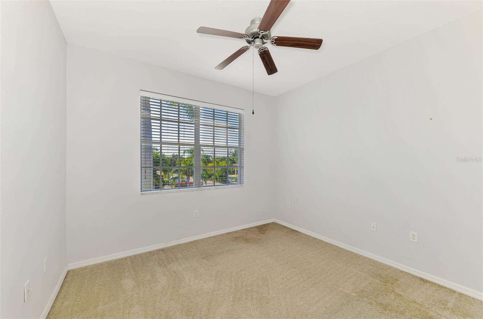 Image 36 of 48 For 5316 Mang Place 1302