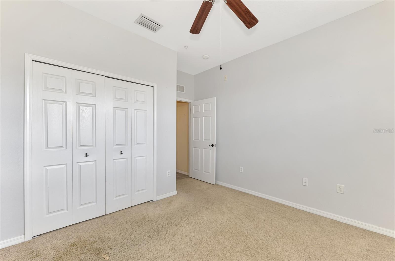 Image 37 of 48 For 5316 Mang Place 1302