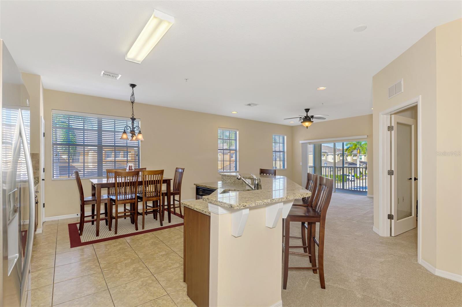 Image 8 of 48 For 5316 Mang Place 1302