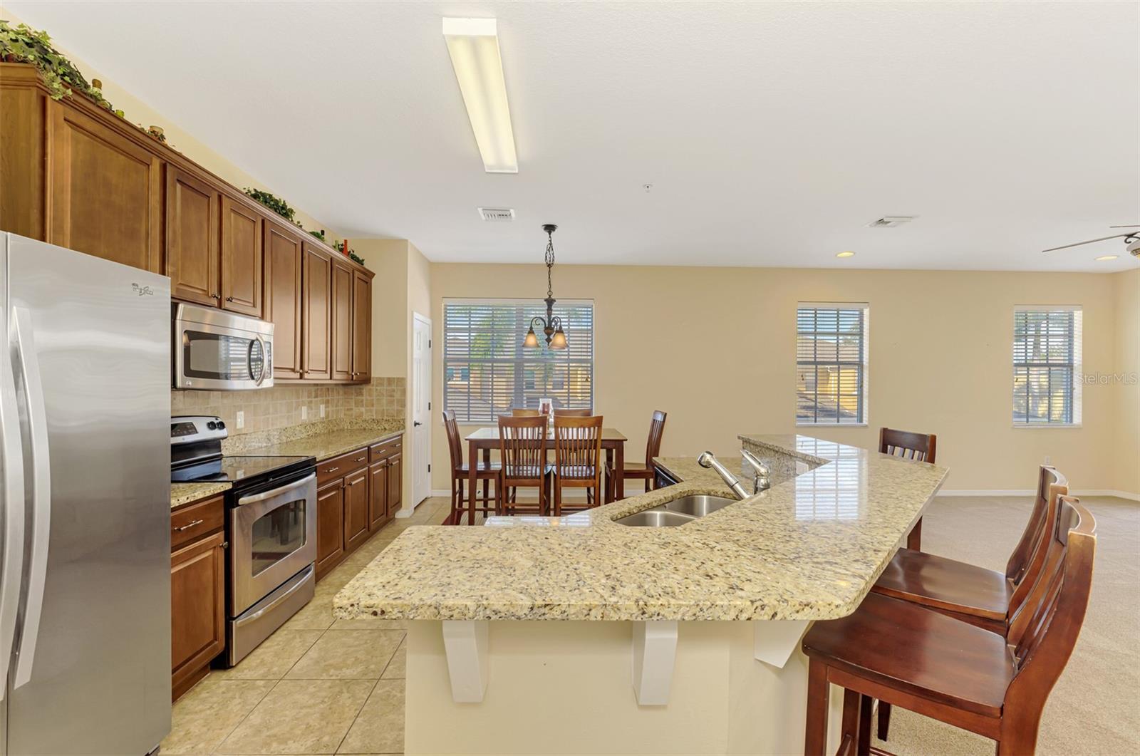 Image 9 of 48 For 5316 Mang Place 1302