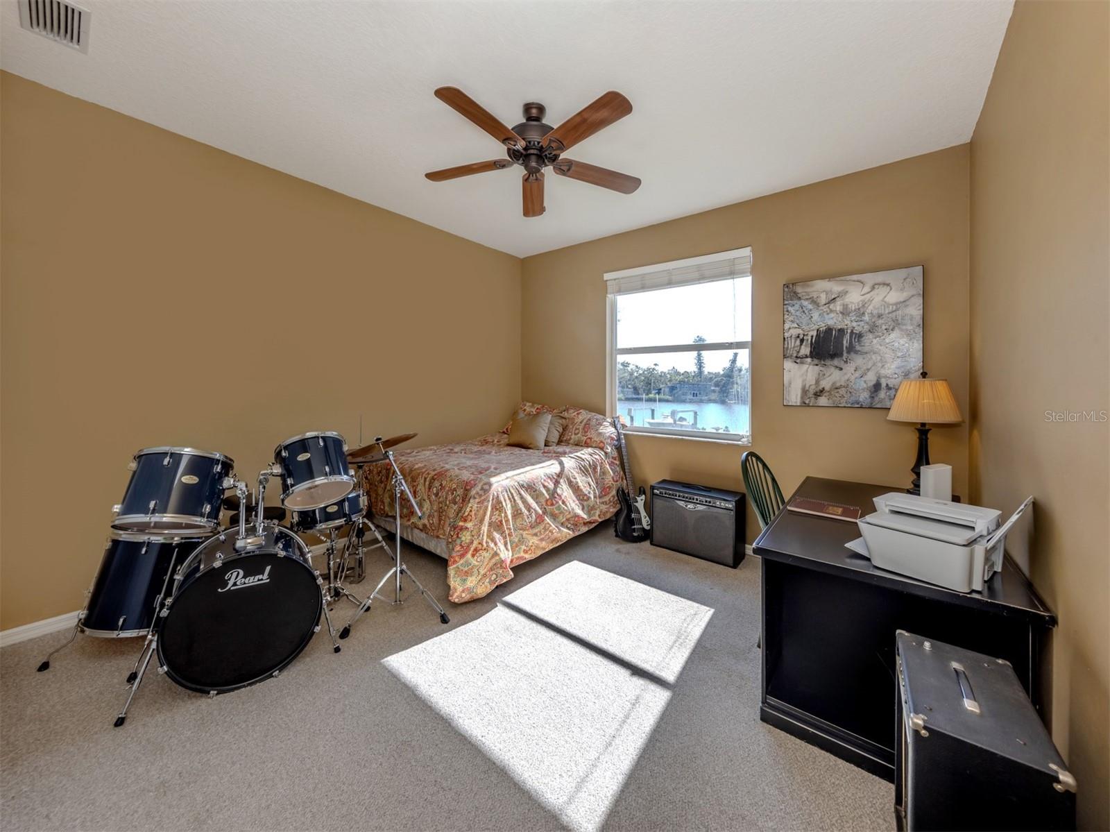 Image 19 of 63 For 853 Hillcrest Drive