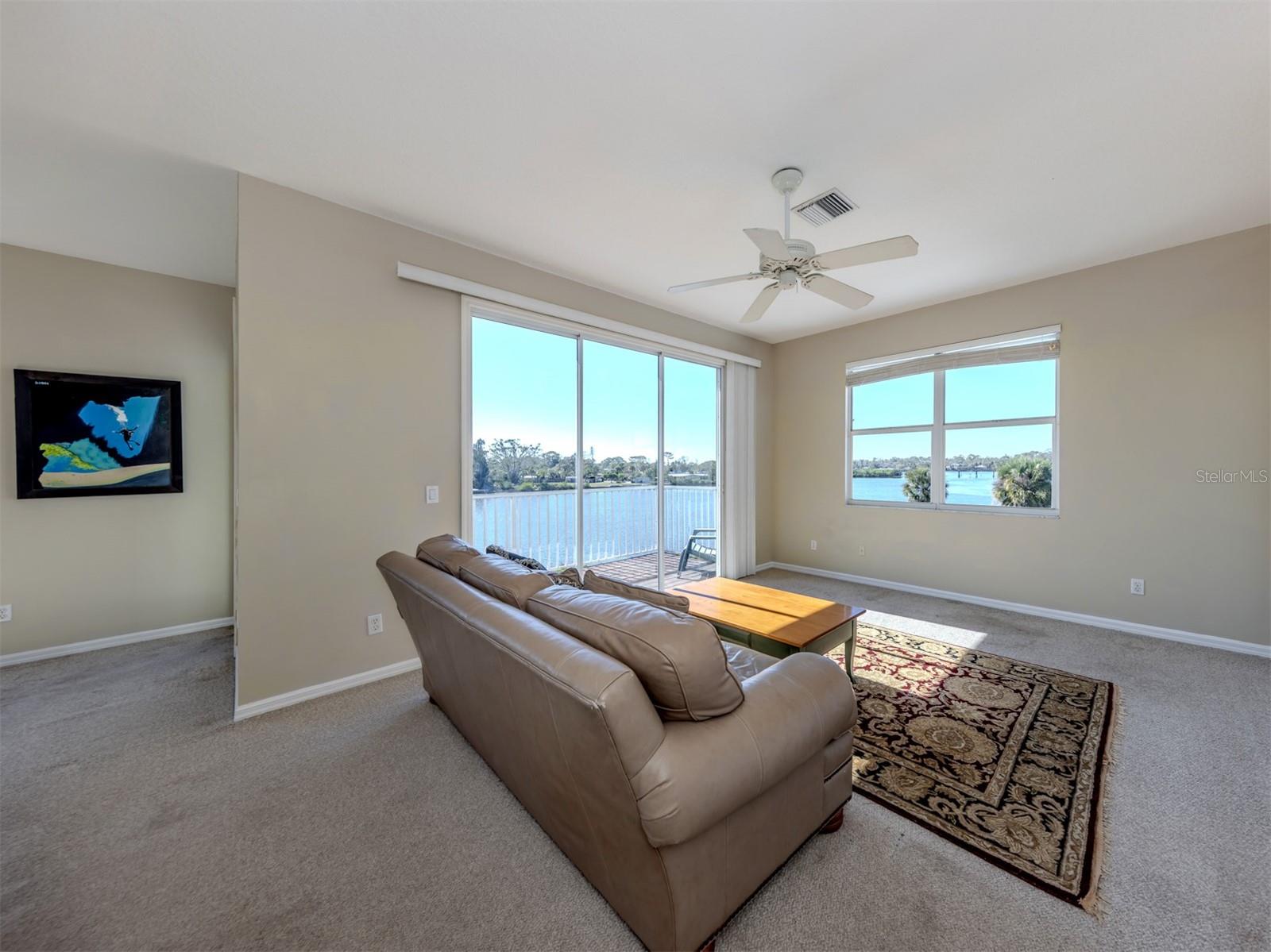 Image 21 of 63 For 853 Hillcrest Drive