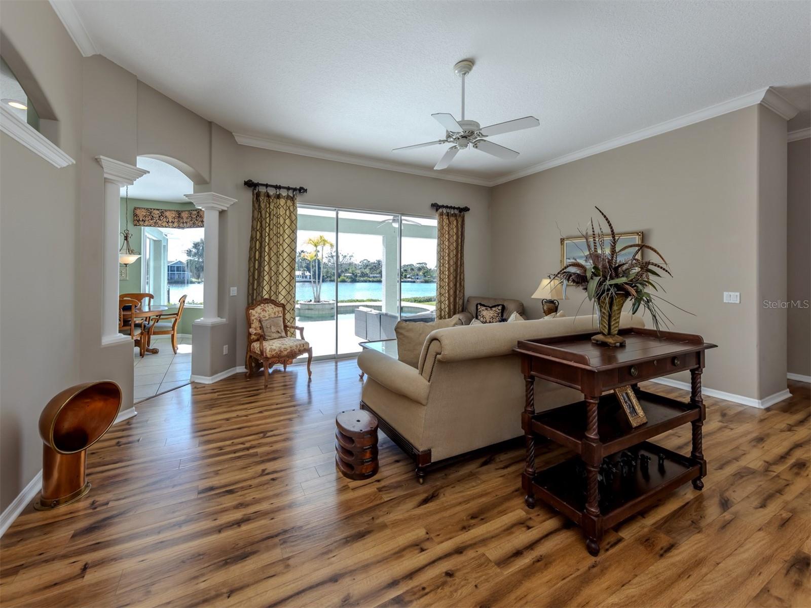 Image 6 of 63 For 853 Hillcrest Drive