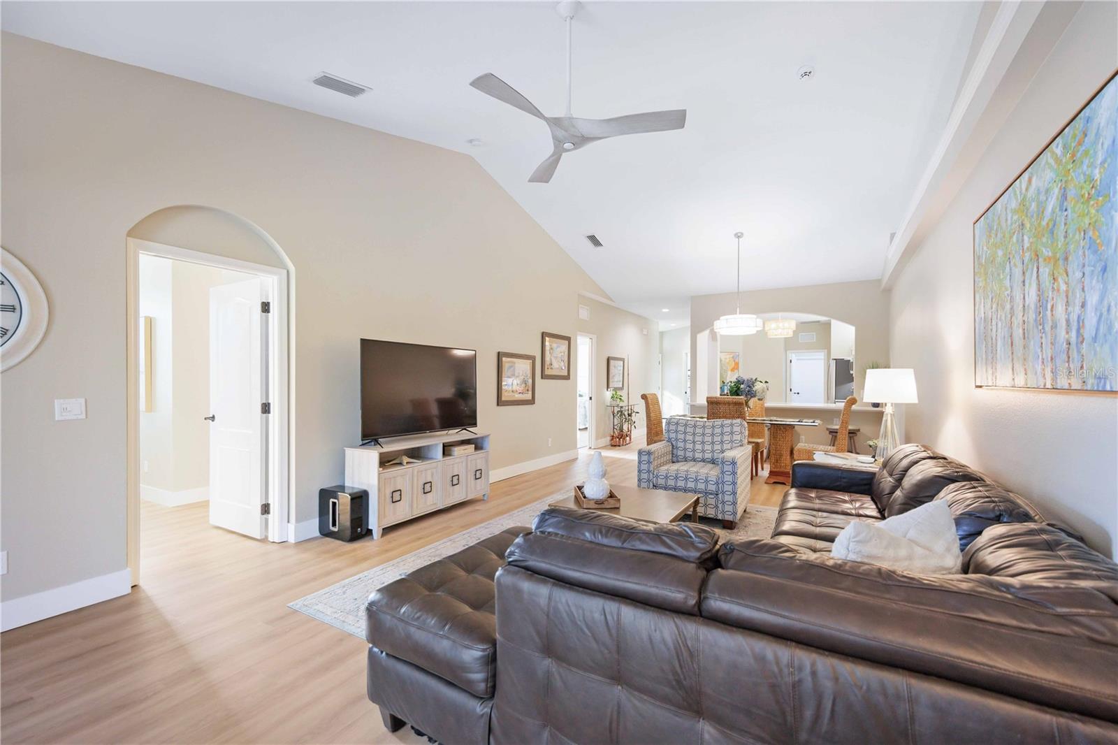 Image 18 of 50 For 760 Tartan Drive 760