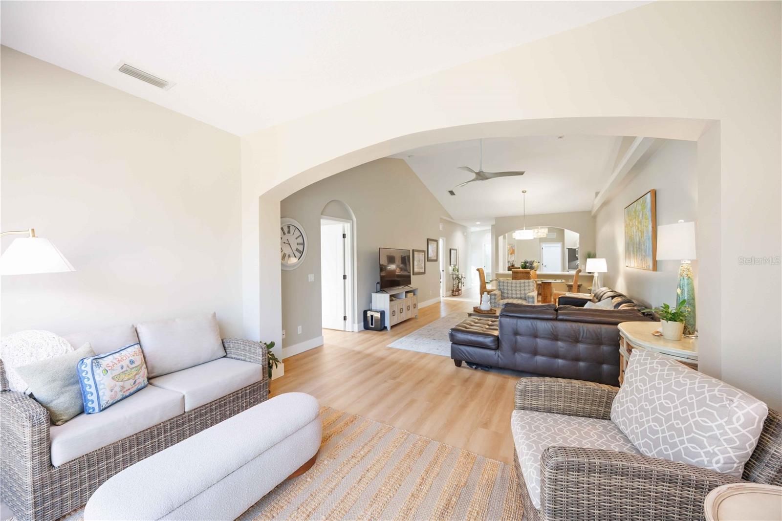 Image 20 of 50 For 760 Tartan Drive 760