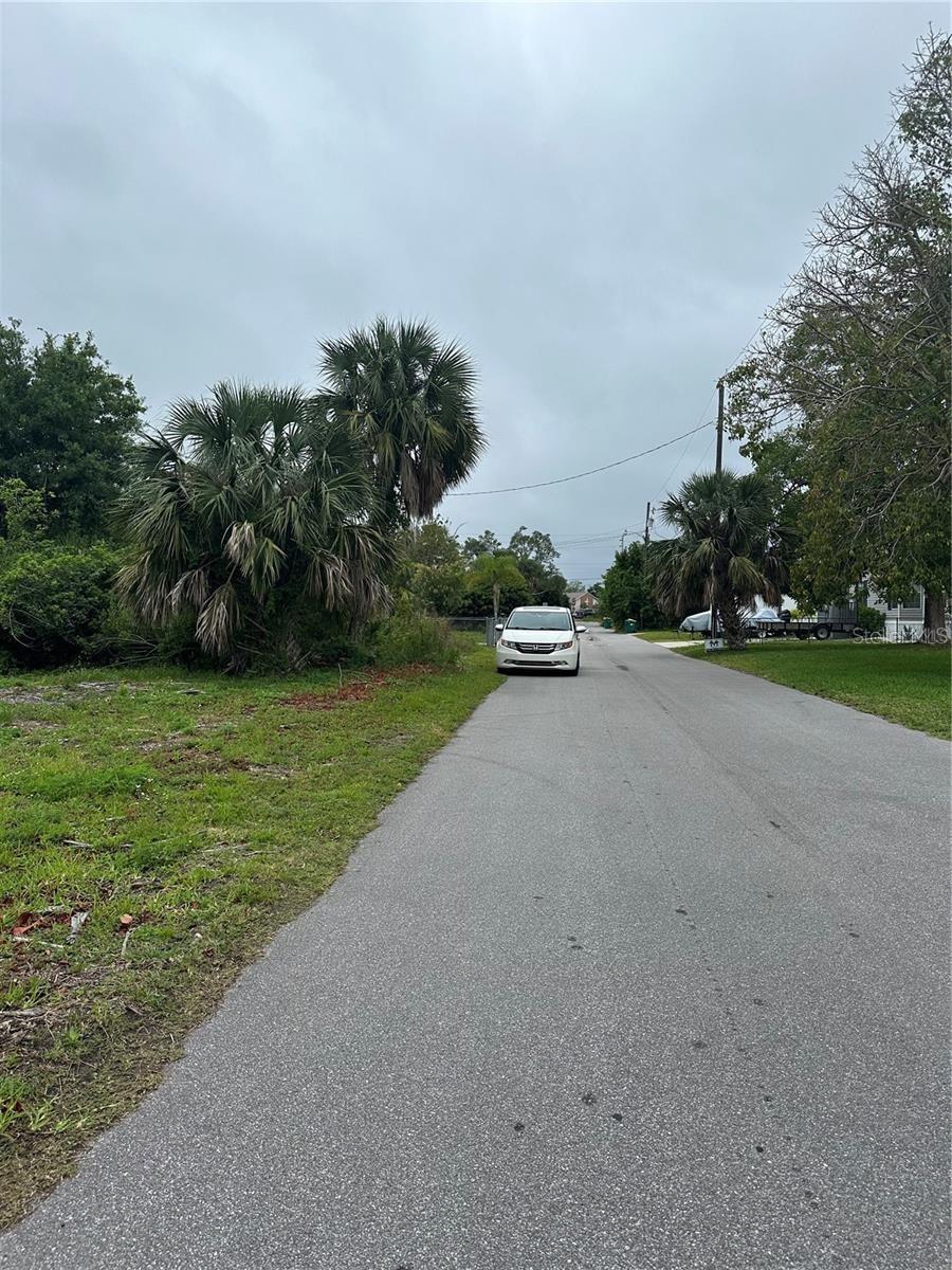 Image 5 of 14 For 1015 Elm Street