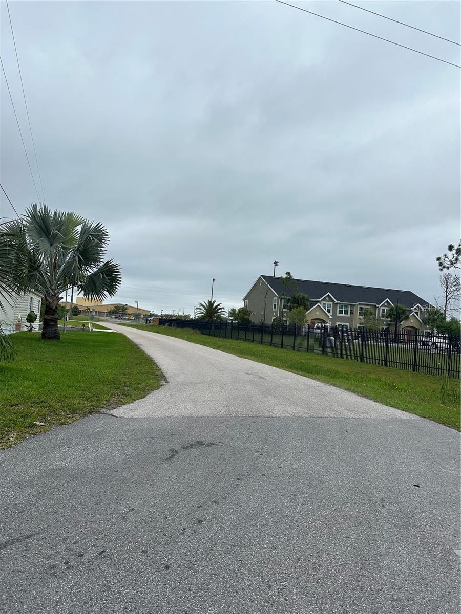 Image 8 of 14 For 1015 Elm Street