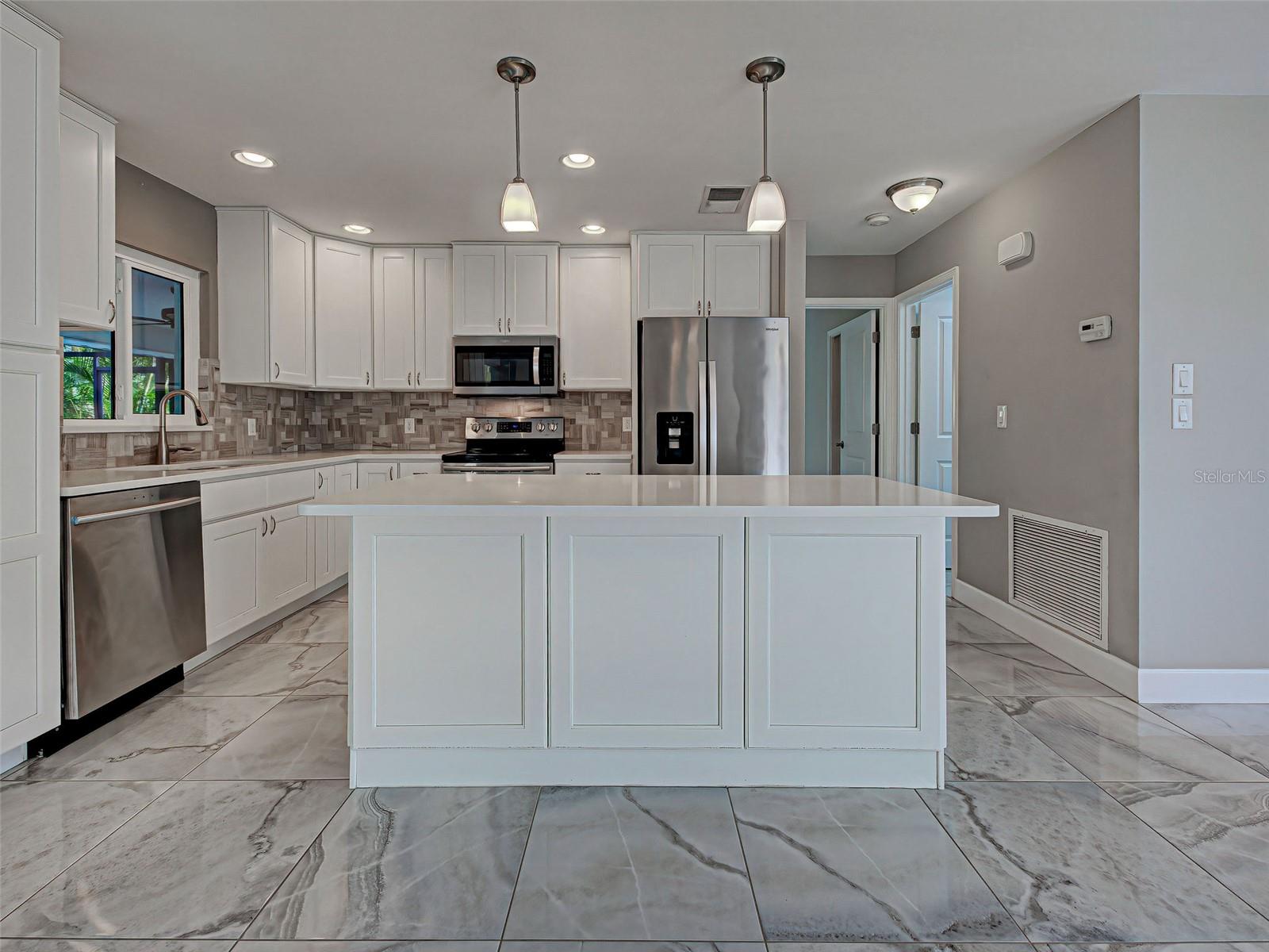 Image 11 of 46 For 153 Hourglass Drive