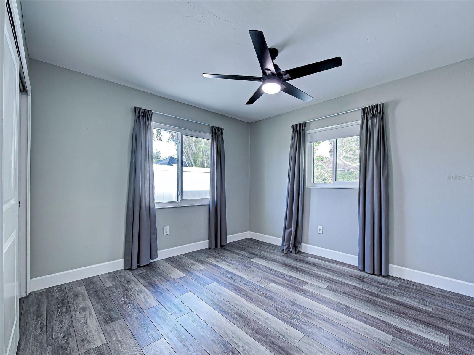 Image 26 of 46 For 153 Hourglass Drive