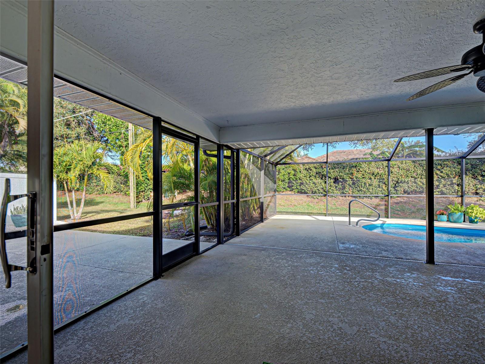 Image 29 of 46 For 153 Hourglass Drive