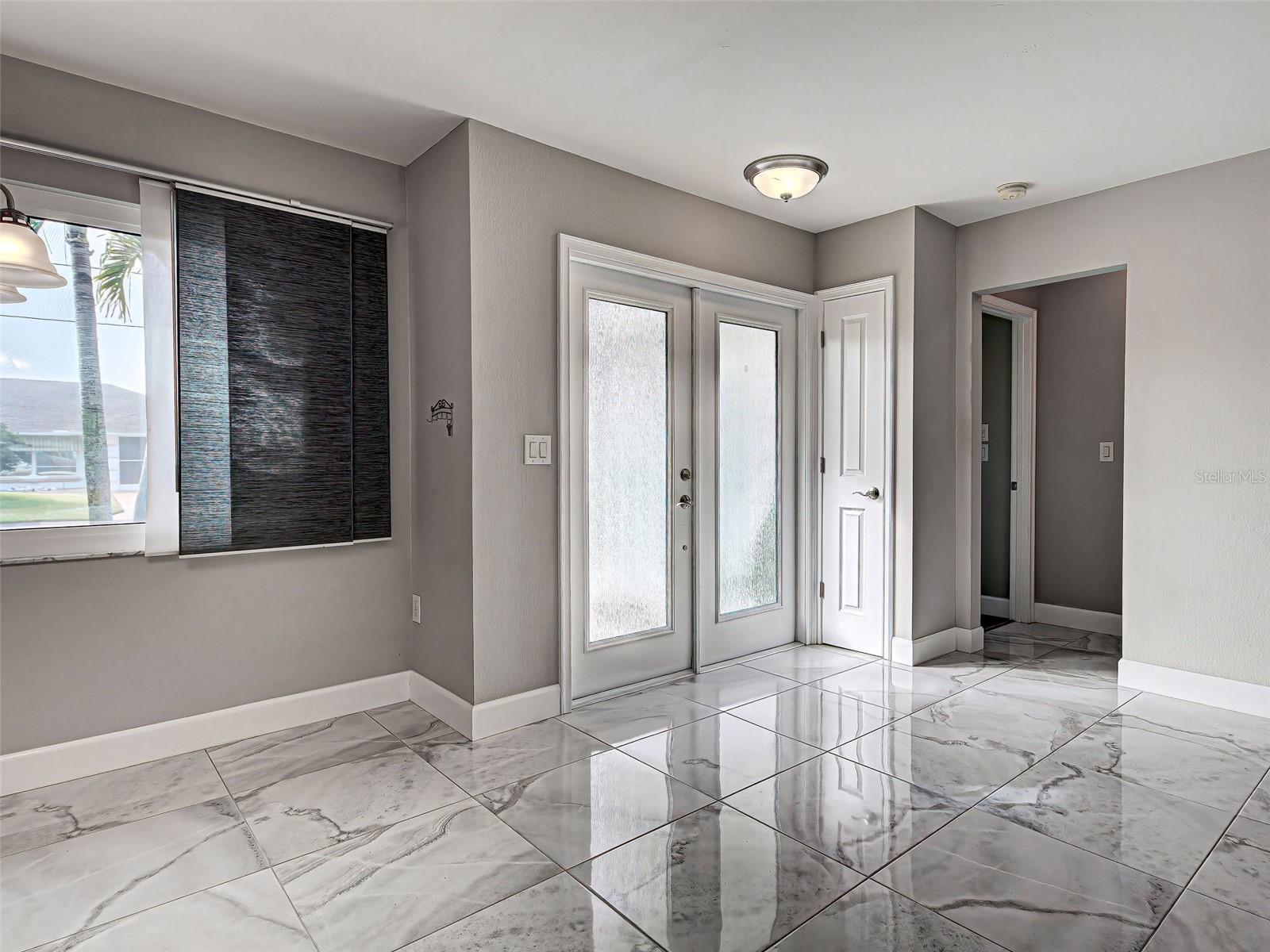 Image 3 of 46 For 153 Hourglass Drive