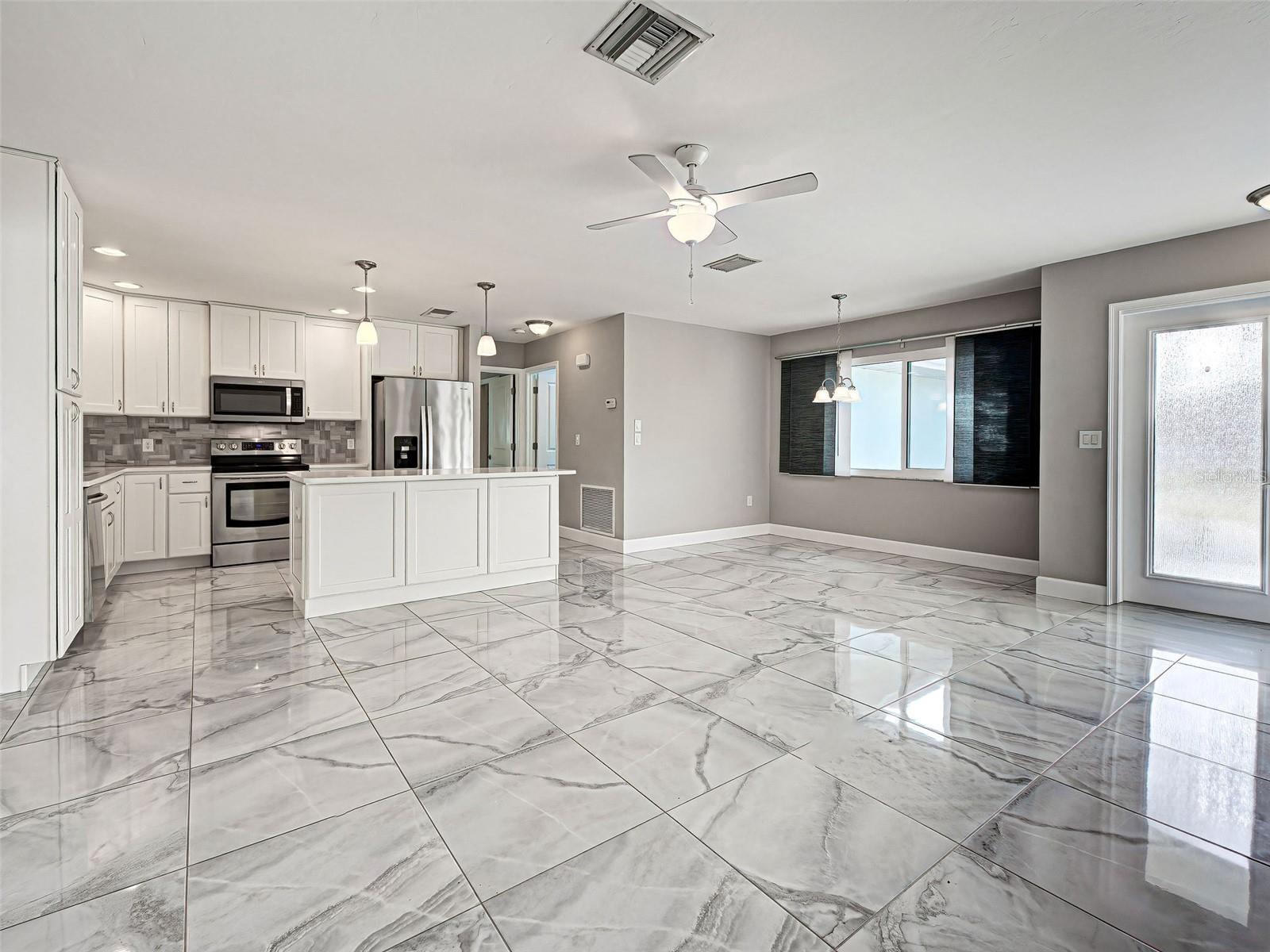 Image 9 of 46 For 153 Hourglass Drive