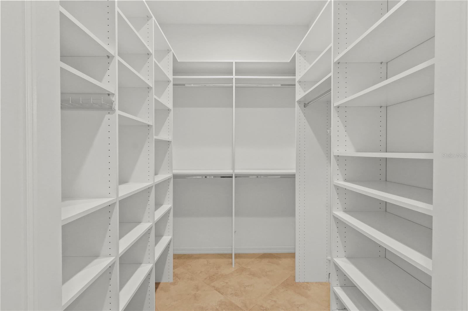 Image 24 of 74 For 1833 Lancashire Drive