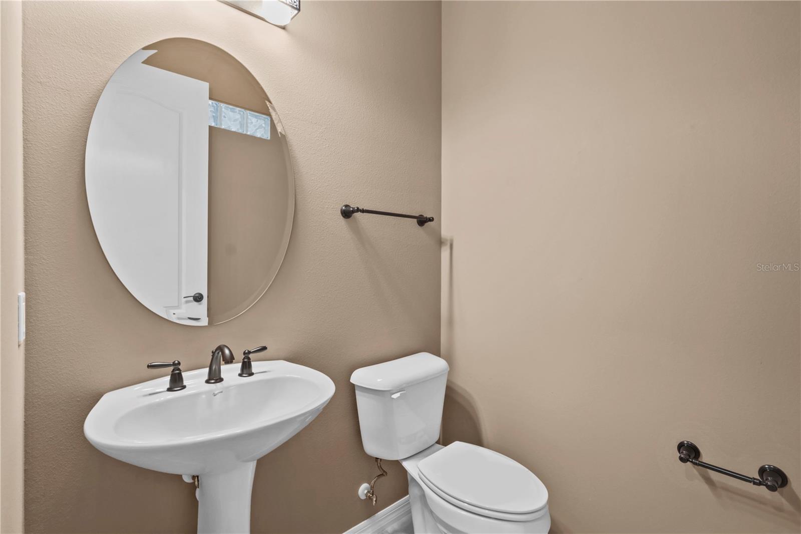 Image 29 of 74 For 1833 Lancashire Drive