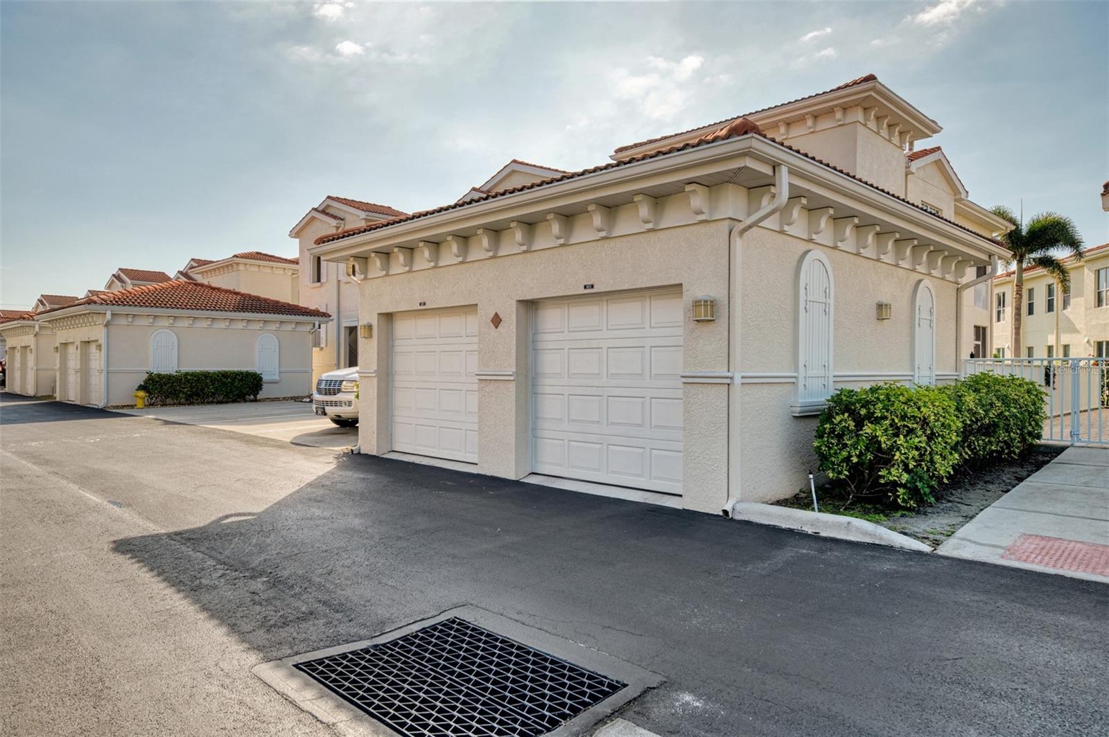 Image 52 of 69 For 903 Ravinia Circle 903