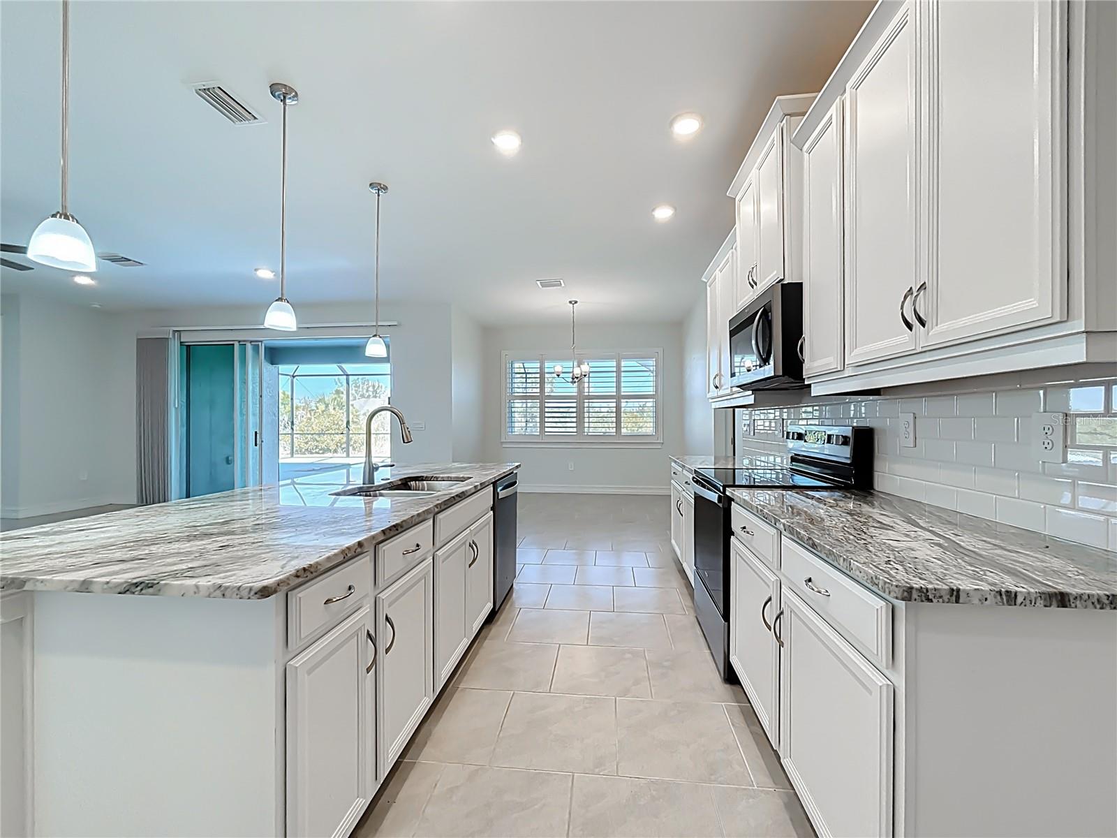 Image 14 of 48 For 15520 Greenwood Avenue