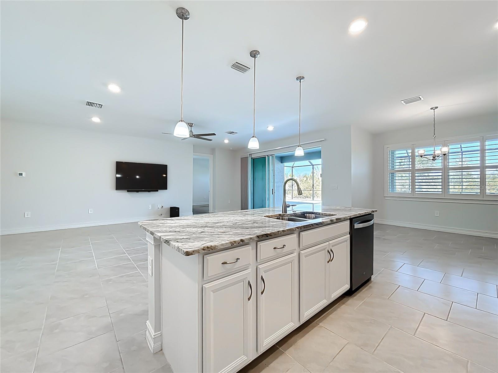 Image 15 of 48 For 15520 Greenwood Avenue