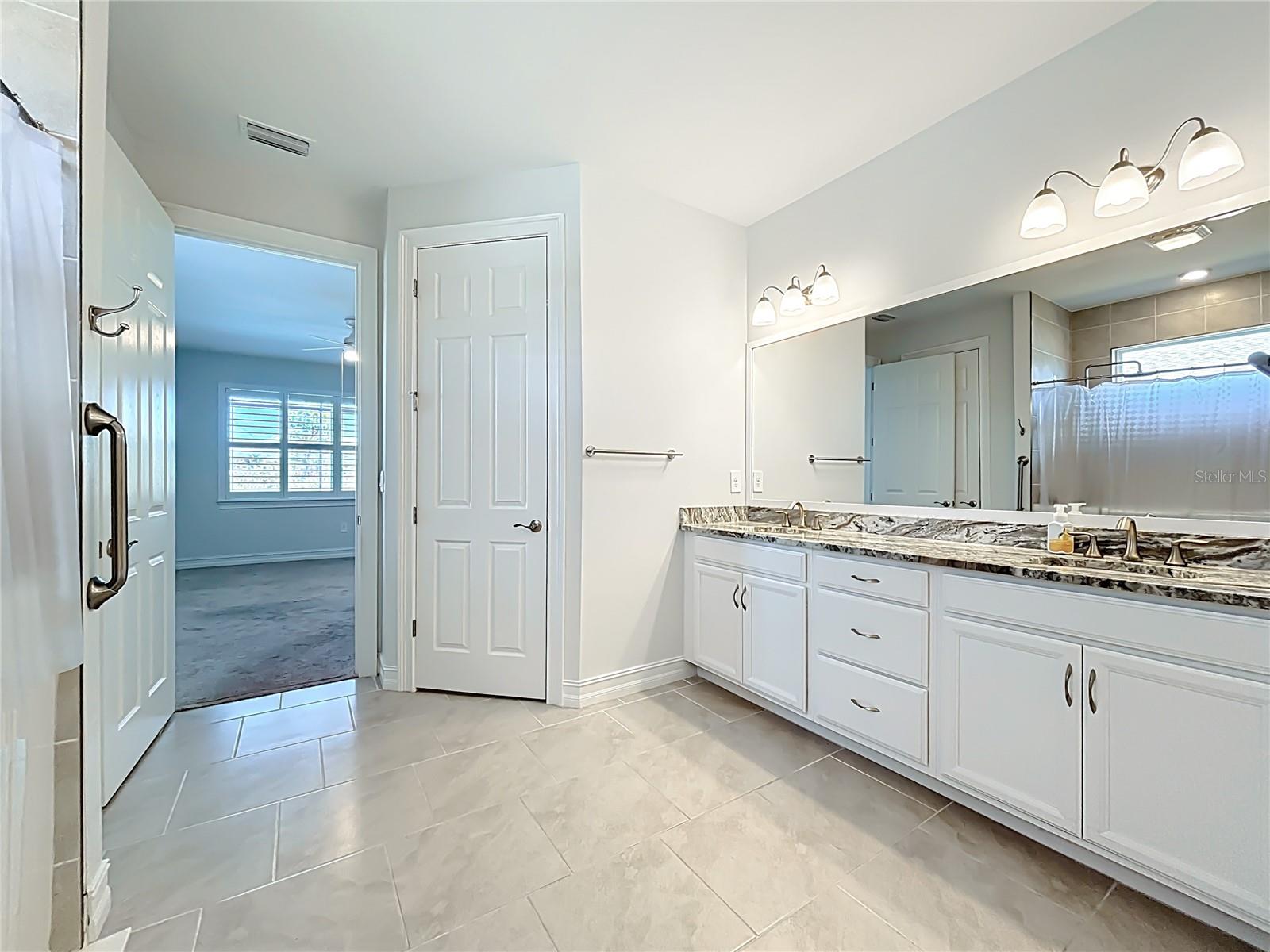 Image 33 of 48 For 15520 Greenwood Avenue