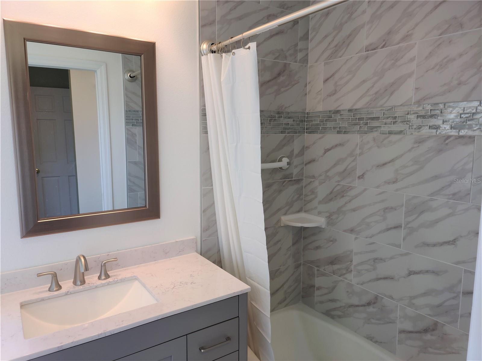 Image 25 of 34 For 979 Nantucket Road