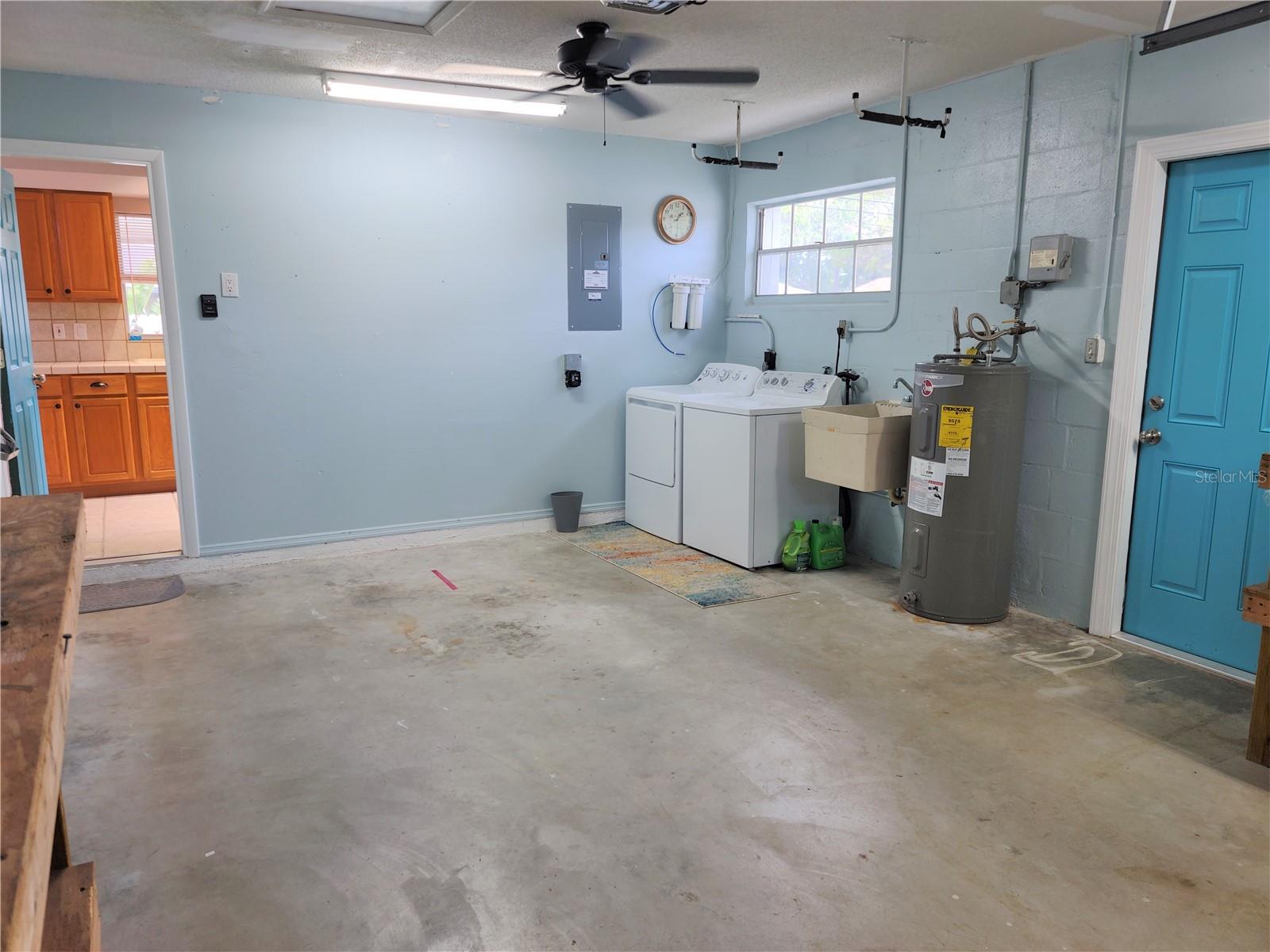 Image 32 of 34 For 979 Nantucket Road