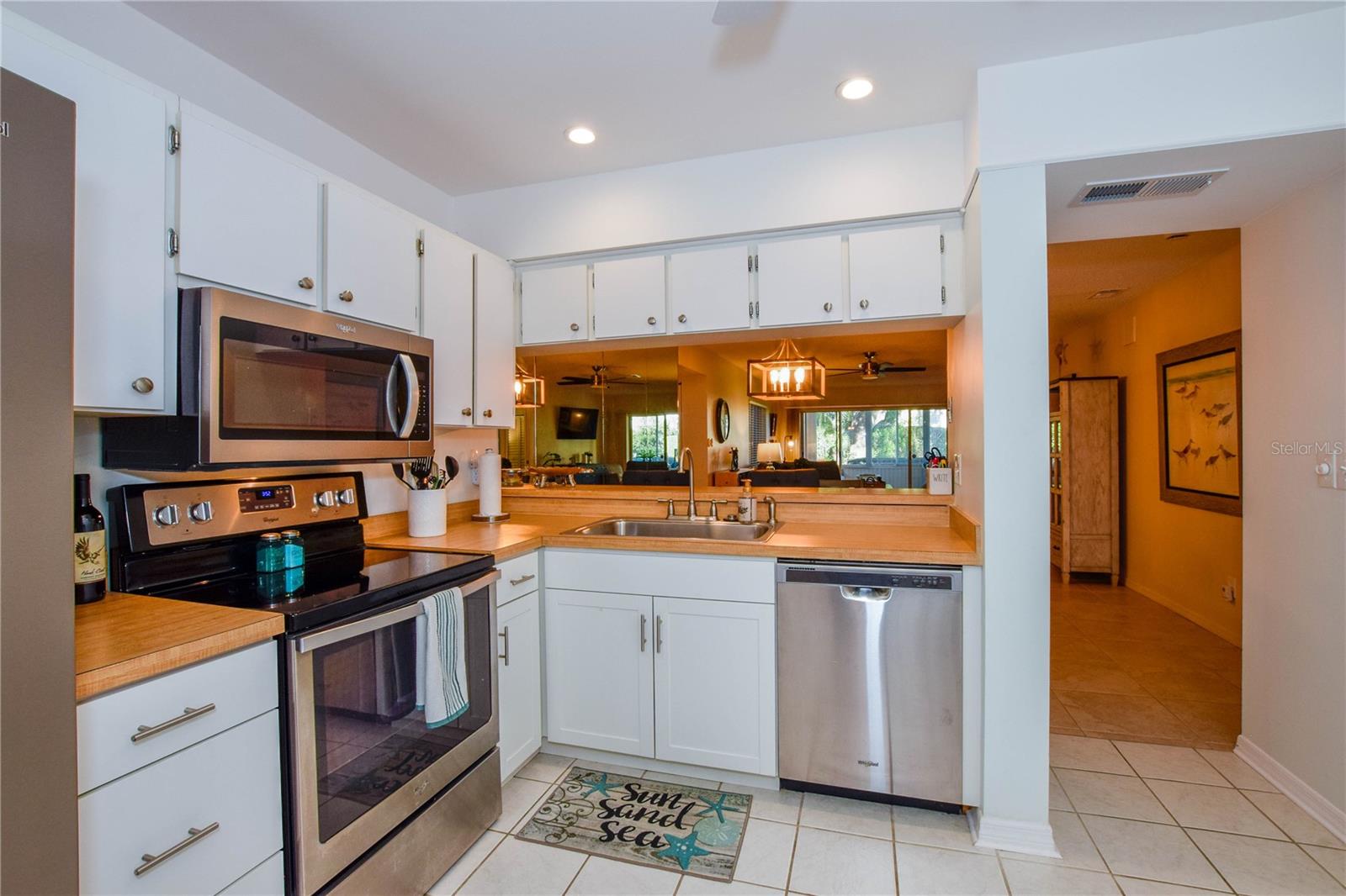 Image 9 of 61 For 429 Wexford Circle 75