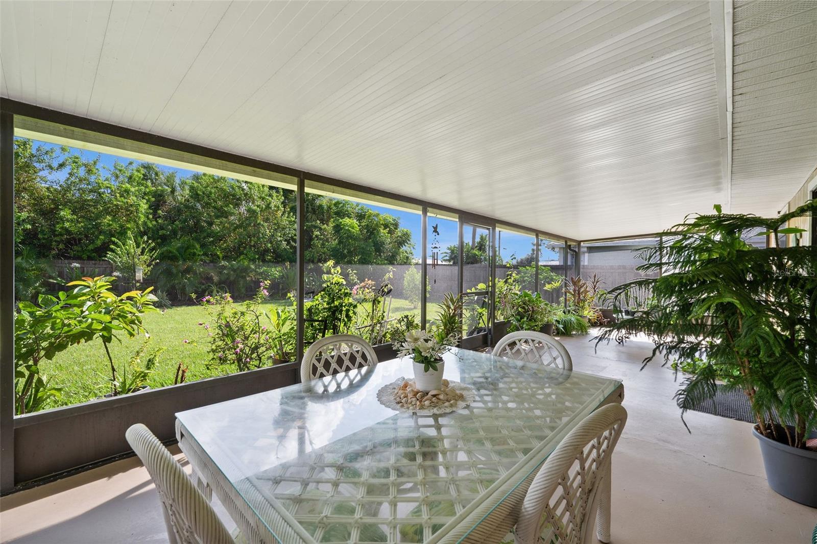 Image 28 of 31 For 7460 Regina Drive