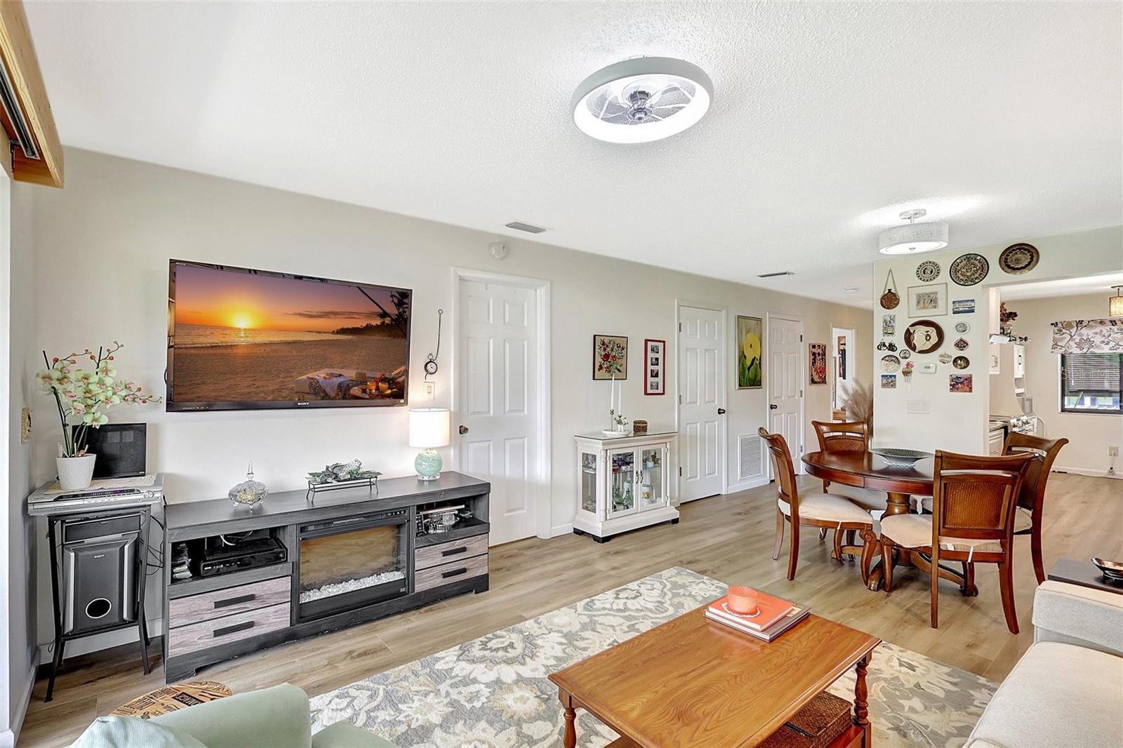 Image 24 of 60 For 4646 Longwater Chase  98