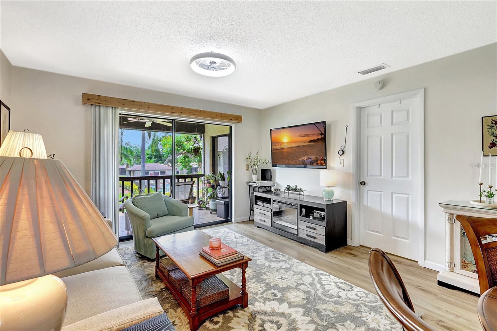 Image 25 of 60 For 4646 Longwater Chase  98