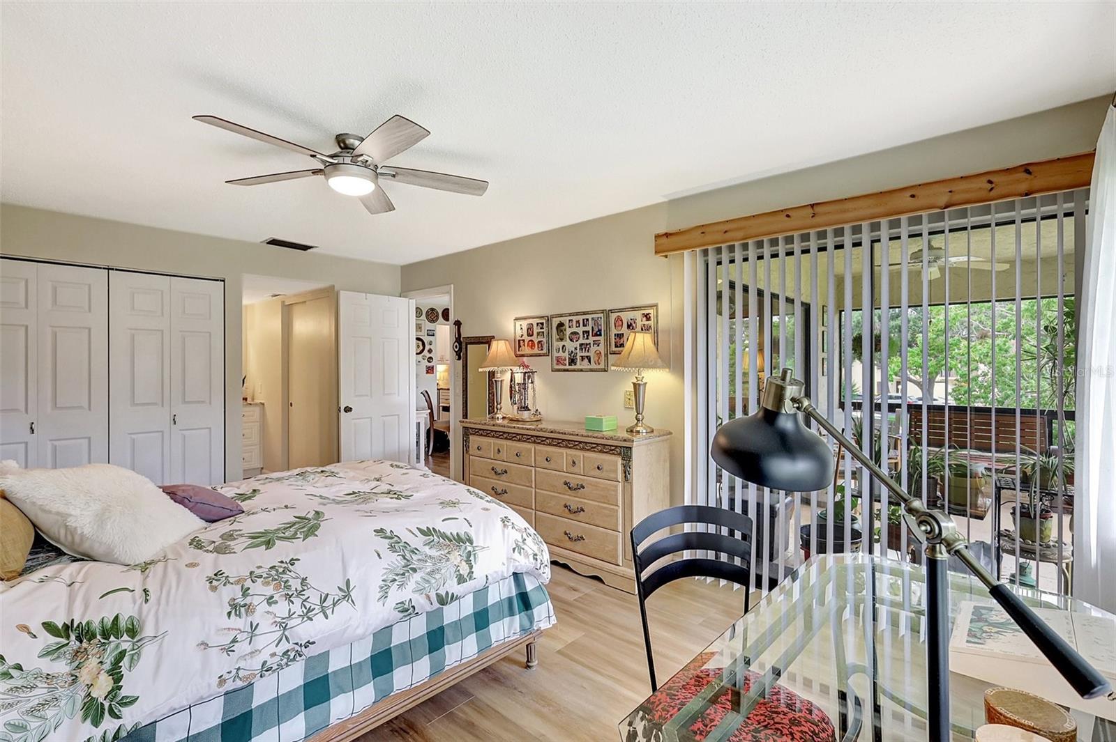 Image 35 of 60 For 4646 Longwater Chase  98