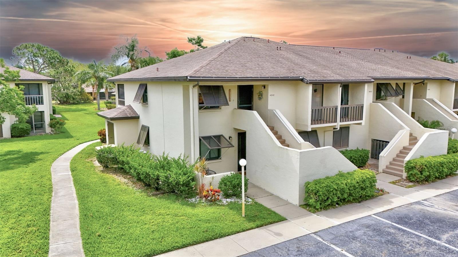 Image 7 of 60 For 4646 Longwater Chase  98