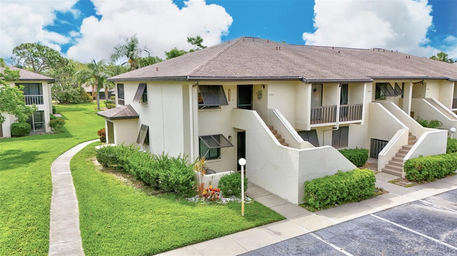 Image 8 of 60 For 4646 Longwater Chase  98