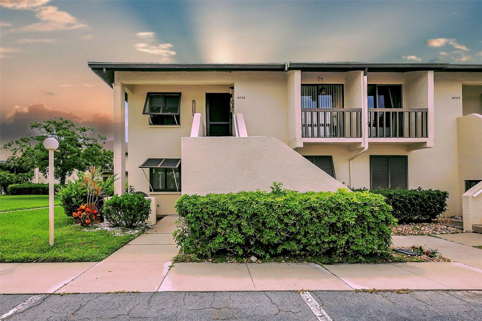 Image 9 of 60 For 4646 Longwater Chase  98