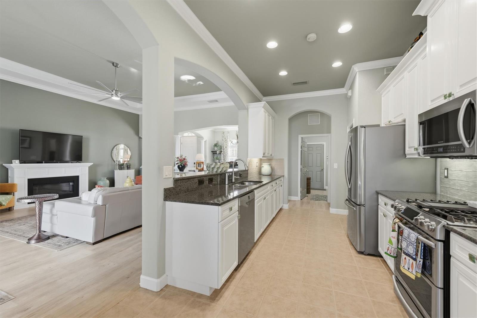 Image 20 of 76 For 133 Medici Terrace