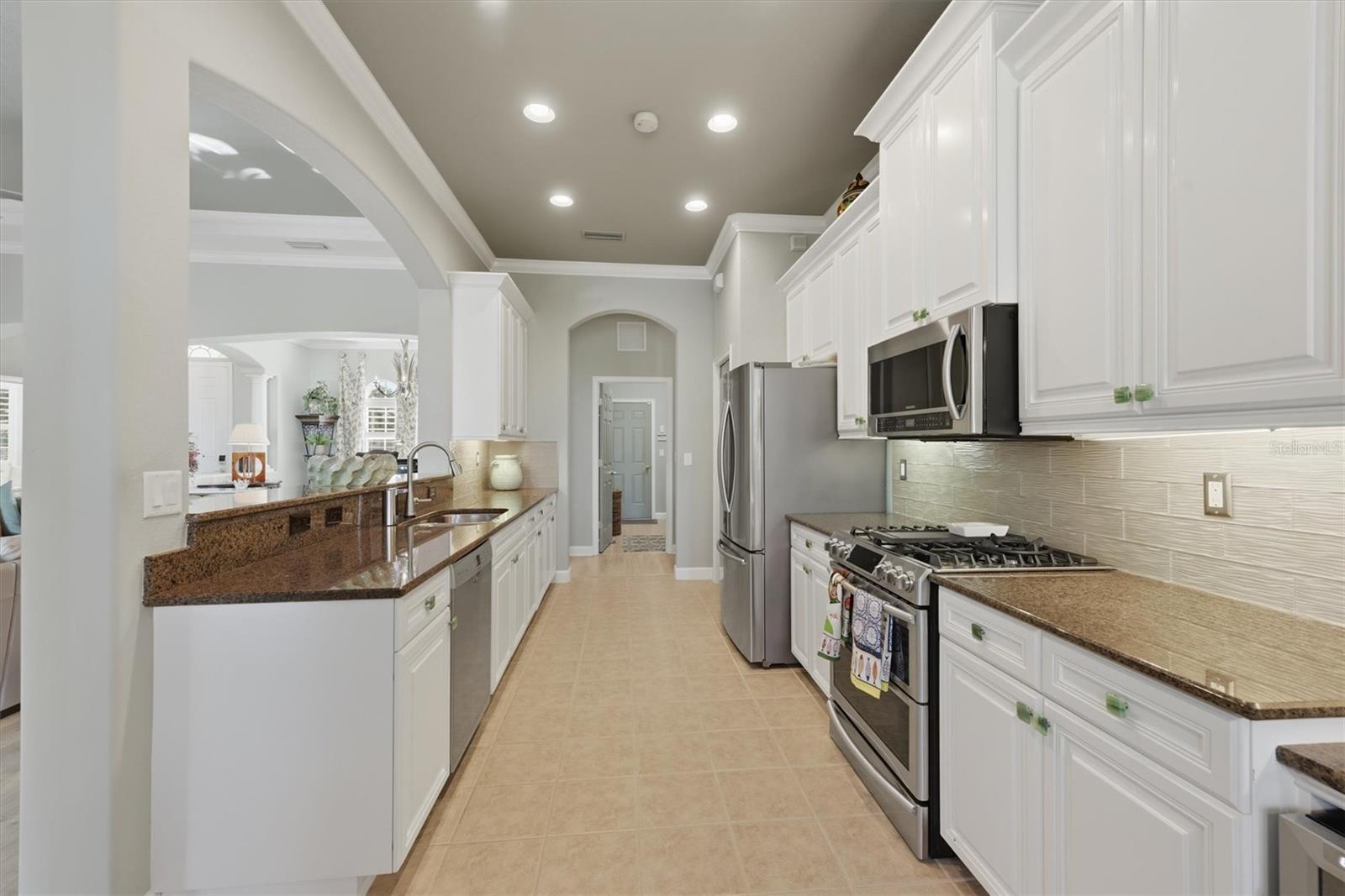 Image 21 of 76 For 133 Medici Terrace