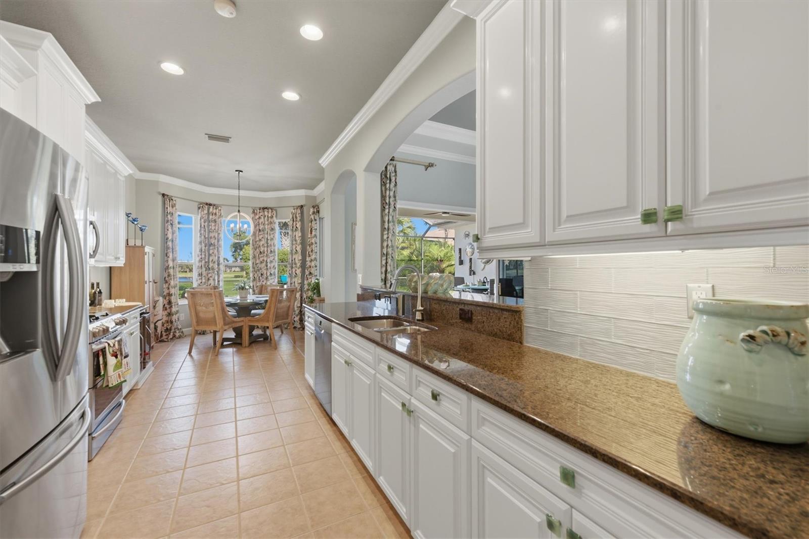 Image 22 of 76 For 133 Medici Terrace