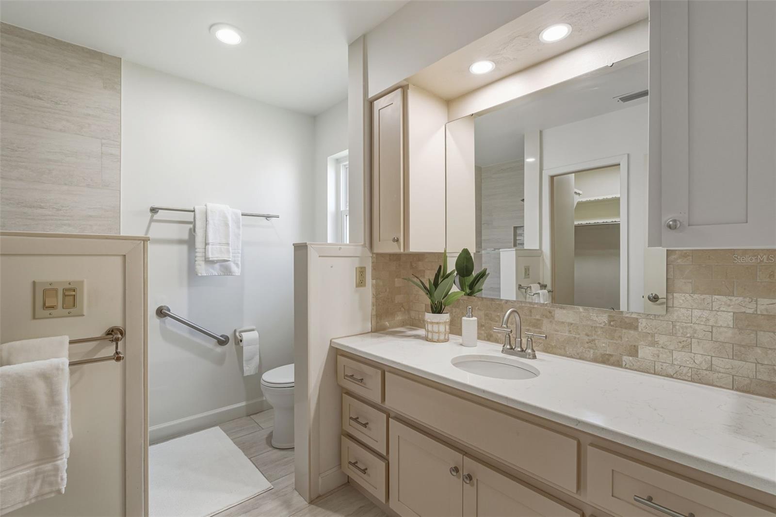 Image 33 of 67 For 2343 Bal Harbour Drive