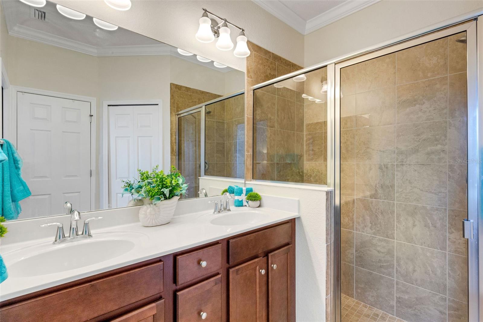 Image 27 of 84 For 19396 Nearpoint Drive