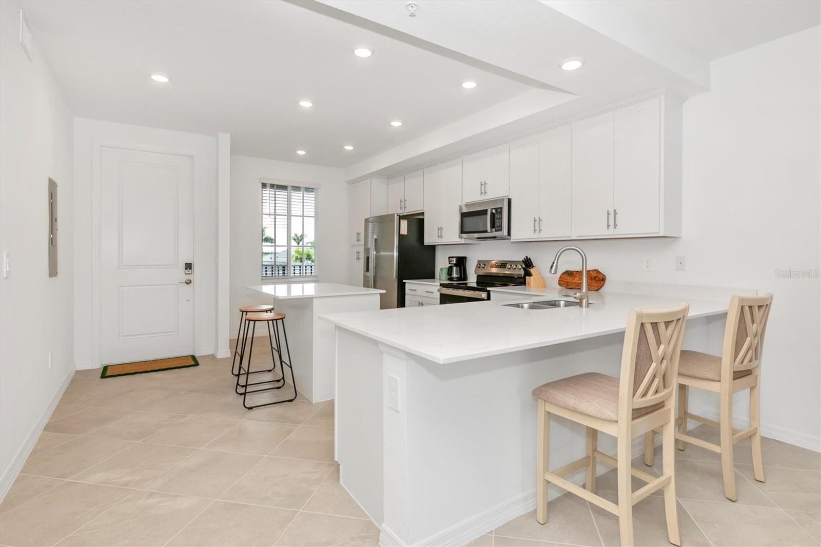 Listing photo id 14 for 12320 Wellen Golf Street 204