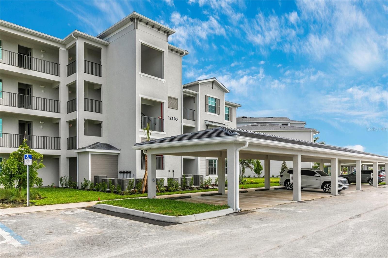 Listing photo id 52 for 12320 Wellen Golf Street 204