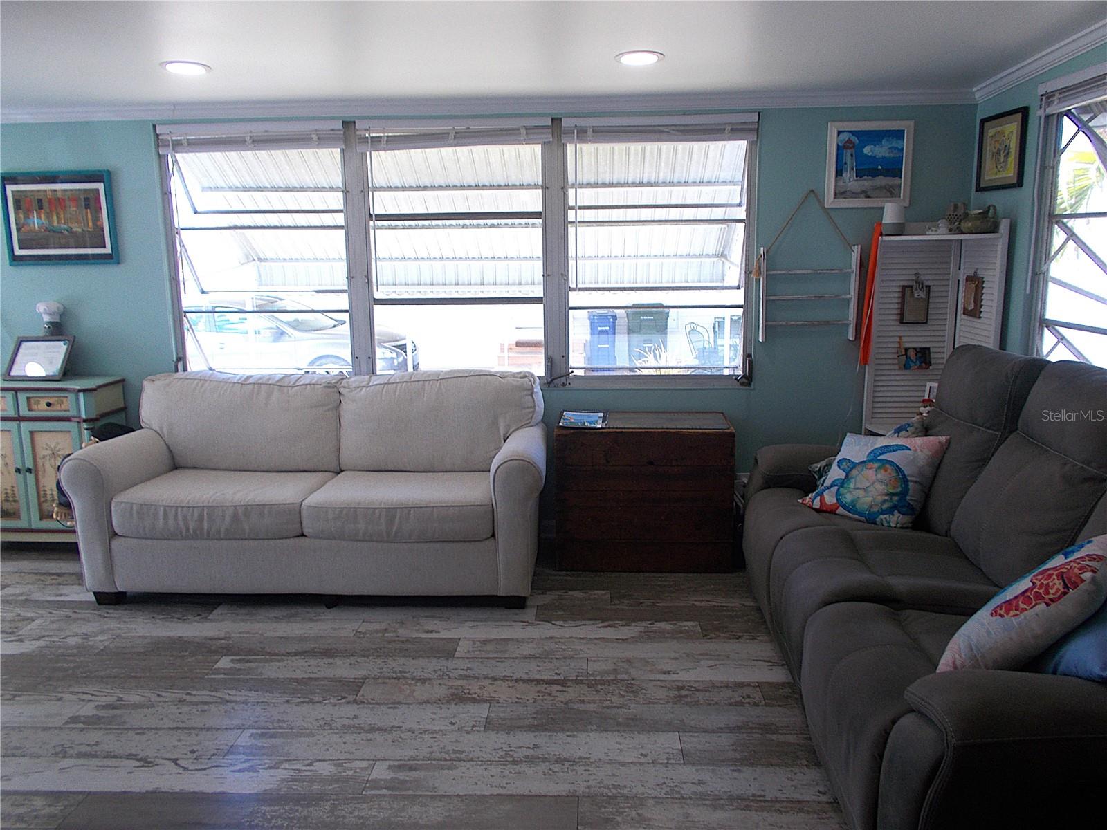 Image 13 of 44 For 451 Longwood Drive