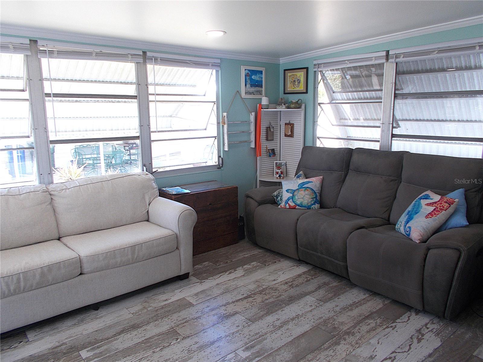 Image 18 of 44 For 451 Longwood Drive