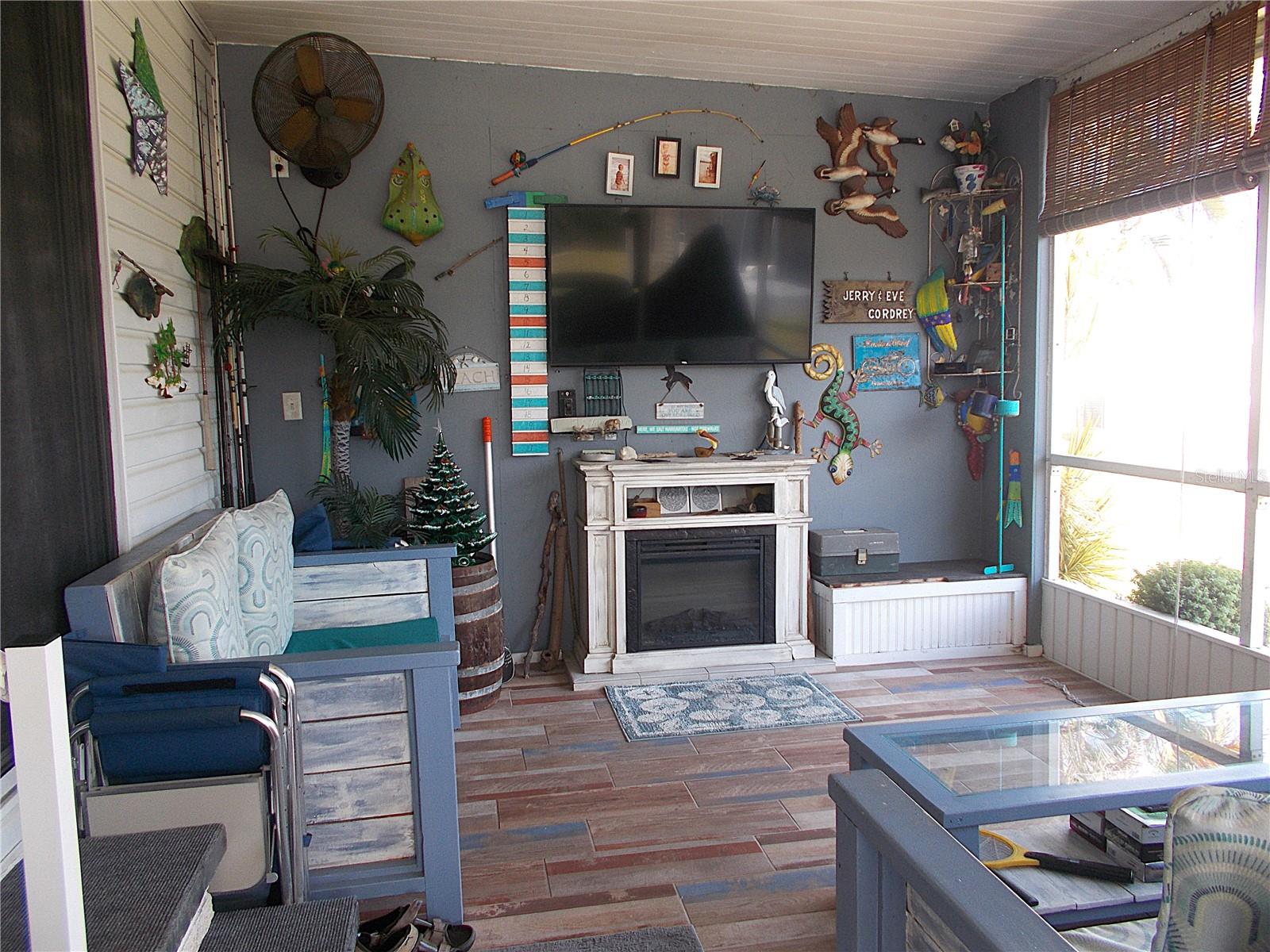 Image 4 of 44 For 451 Longwood Drive