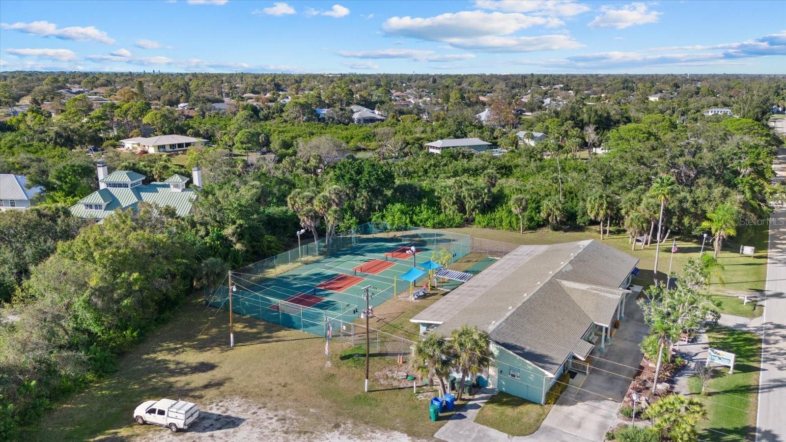 Image 50 of 68 For 2701 Shamrock Drive