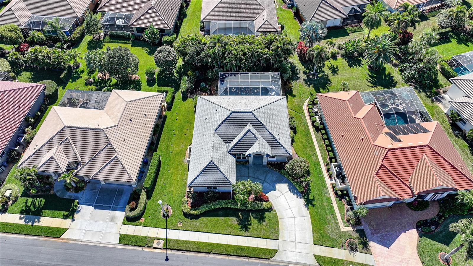 Image 2 of 33 For 828 Dahoon Circle