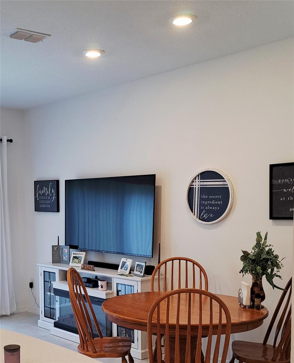 Image 6 of 27 For 2991 Canary Avenue