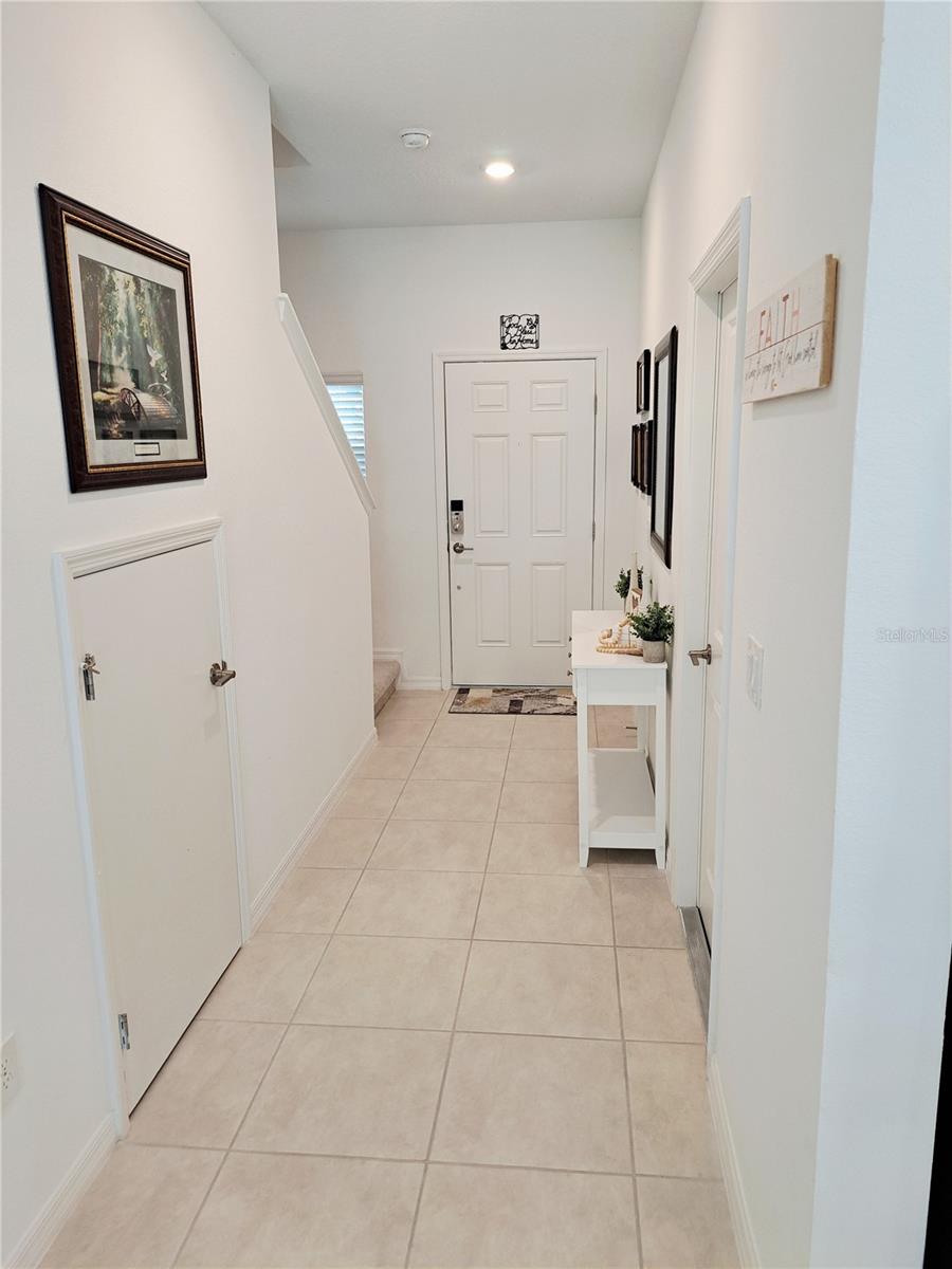 Image 9 of 27 For 2991 Canary Avenue