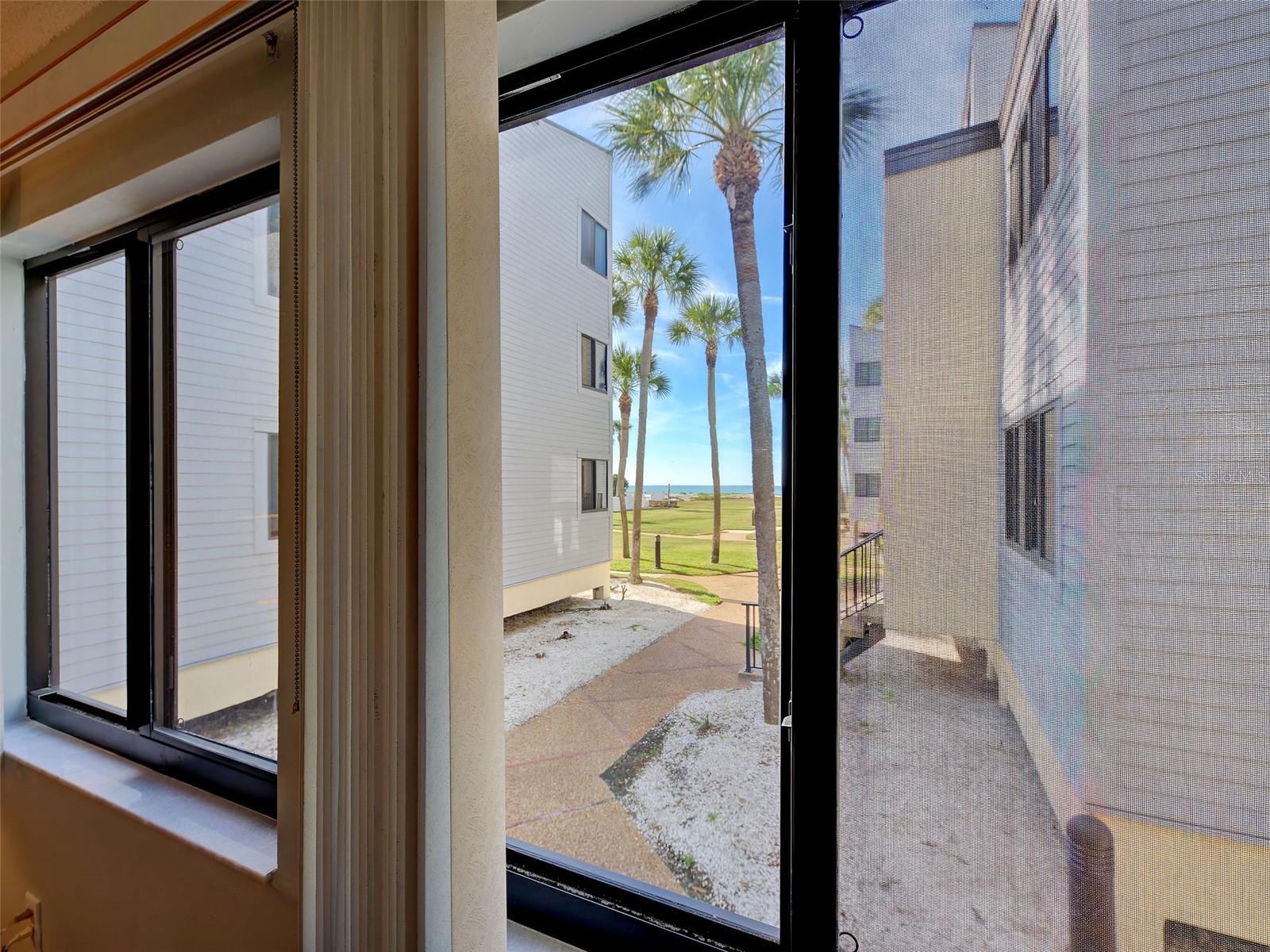 Image 20 of 46 For 700 Golden Beach Bv 121