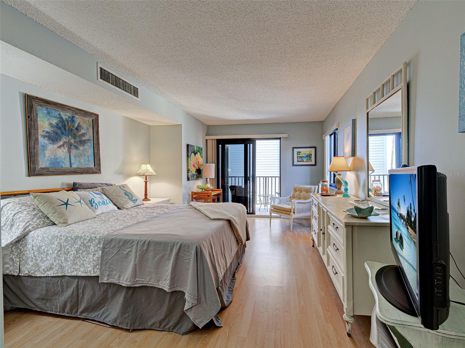 Image 32 of 46 For 700 Golden Beach Bv 121