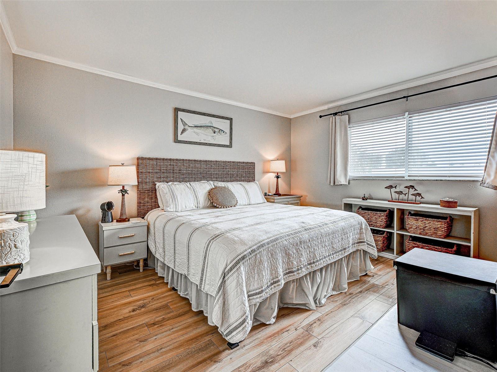 Image 29 of 45 For 902 Gibbs Road 285