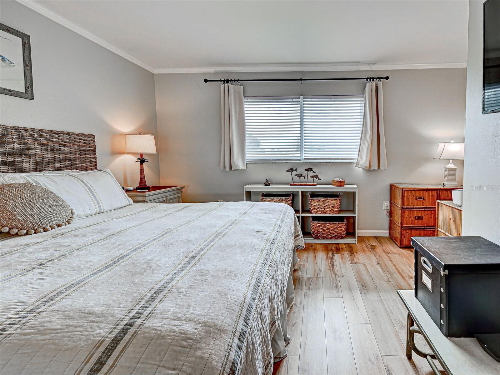 Image 33 of 45 For 902 Gibbs Road 285